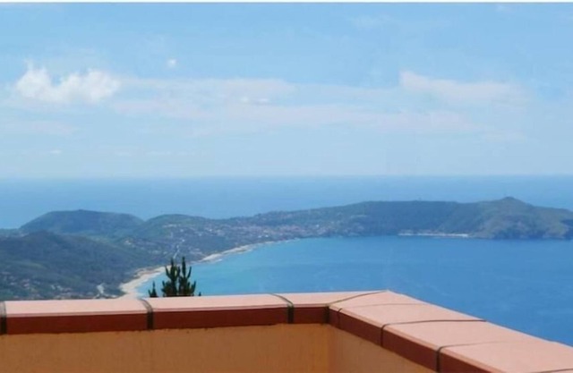 Apartment with a breathtaking view of the sea