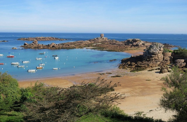 Apartment with beautiful SEA VIEW in TREGASTEL