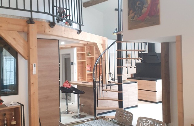 APARTMENT WITH ELEVATOR, TERRACE, GARAGE 15 MINUTES FROM THE SEA FOR 6 PEOPLE