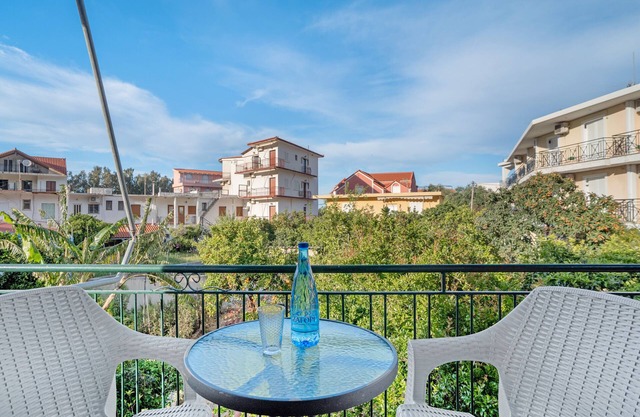 Apartment ' with Shared Garden, Wi-Fi and Air Conditioning