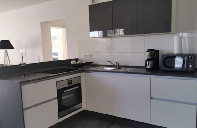 Apartment with private entrance in RE -Nord