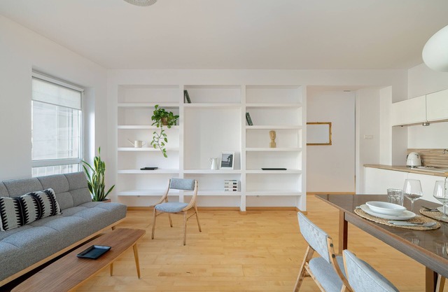 Apartment With Parking Poznań by Renters