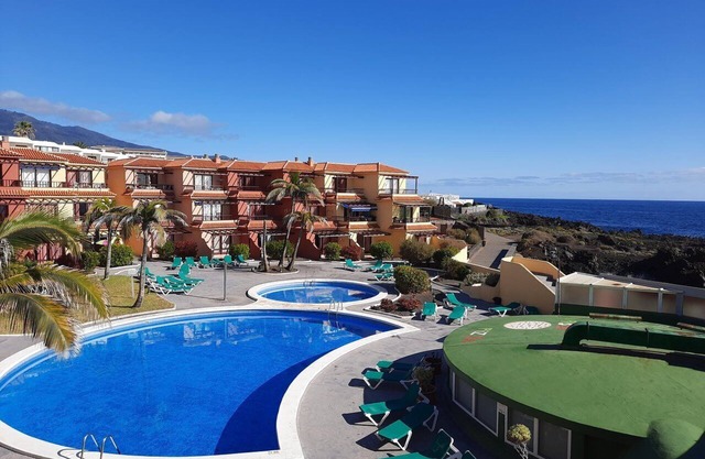 Apartment with Pool
