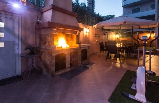 Apartment with pool & jacuzzi
