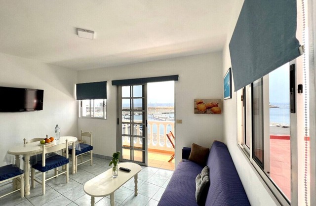Apartment with Private Terrace and Panoramic Sea Views