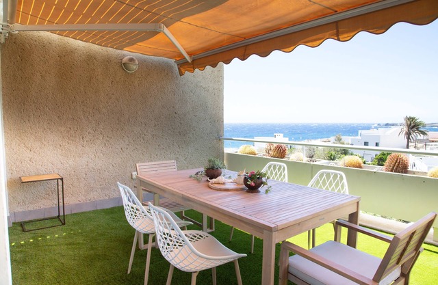 Apartment with Sea View 2B