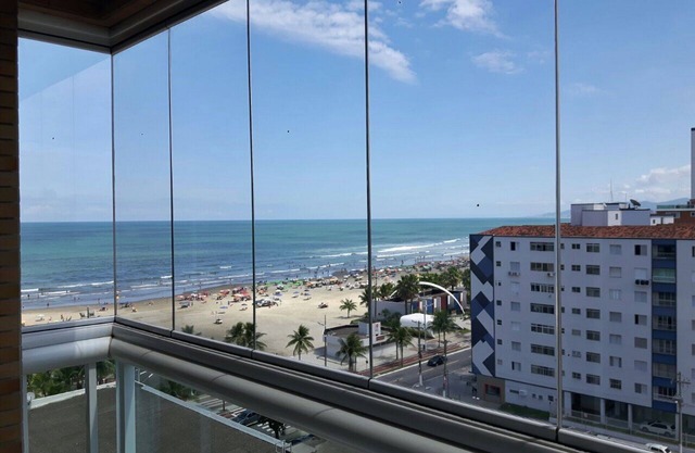 Apartment with sea view, 12 m from the sand - 2 bedrooms and 2 bathrooms for 8 people