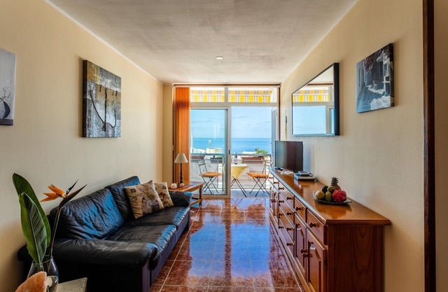 Apartment with sea view