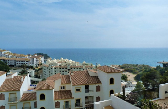 APARTMENT WITH SEA VIEWS
