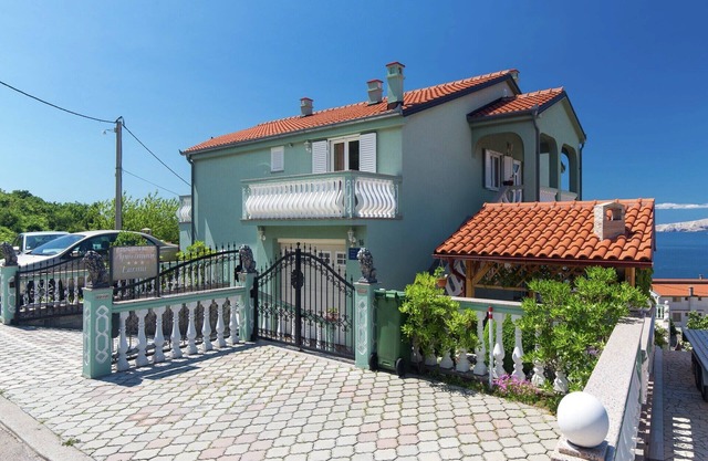Holiday Senj Persons Bedrooms 