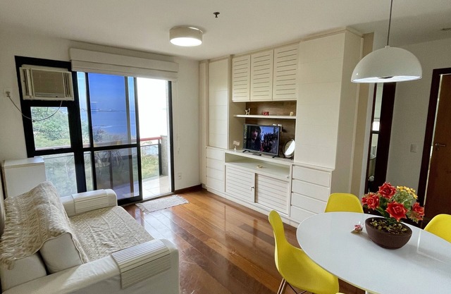Apartment with Sugar Loaf view, swimming pool, garage, sauna, gym and mini market