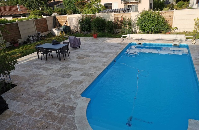 Apartment with swimming pool, garden Near forest Bassin Arcachon, Bordeaux