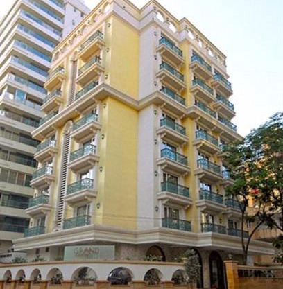 Apartment with Wi-Fi in Bandra, Mumbai, by GuestHouser 34309