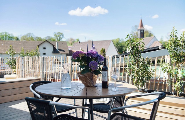 Apartment 'Wohnung Buche' with Shared Terrace, Balcony and Wi-Fi