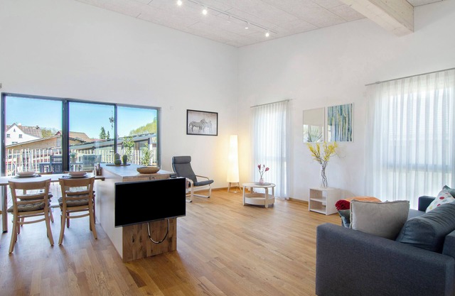 Apartment 'Wohnung Zeder' with Shared Terrace, Balcony and Wi-Fi