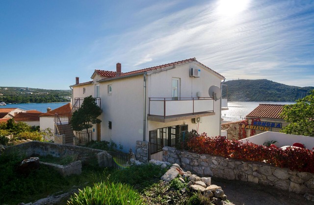 Ferienwohnungen Živana Primosten 