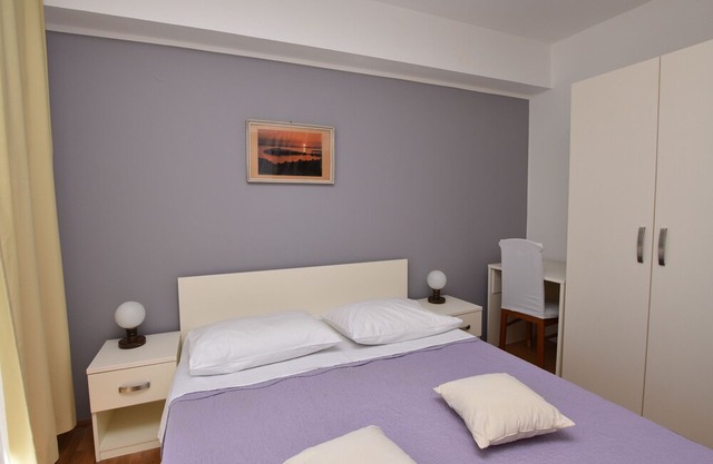 Apartments Živana (40279-A1) - Primosten