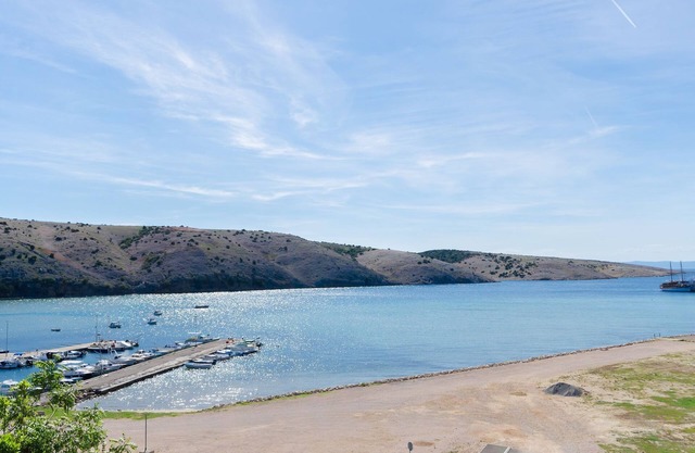 Apartments Albina (28001-A3) - Lopar - island Rab