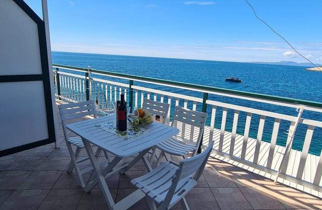 Apartments Ana i Ante (95131-A1) - Milna - island Hvar