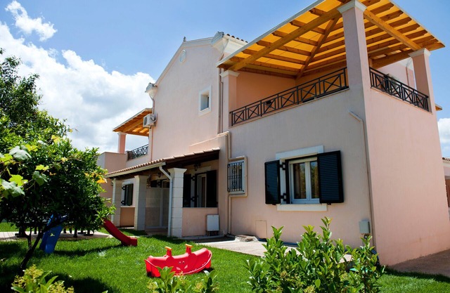 Apartments close to the beach and the resort centre with access to a nearby pool