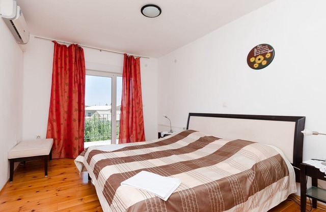 Apartments Cvita (61161-A2) - Senj