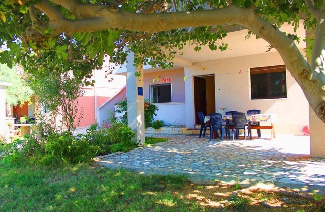 Apartments Dubravica - two bedroom apartment with a sea view