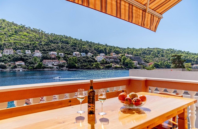 Apartments Vesna (10881-A3) - Brna - island Korcula
