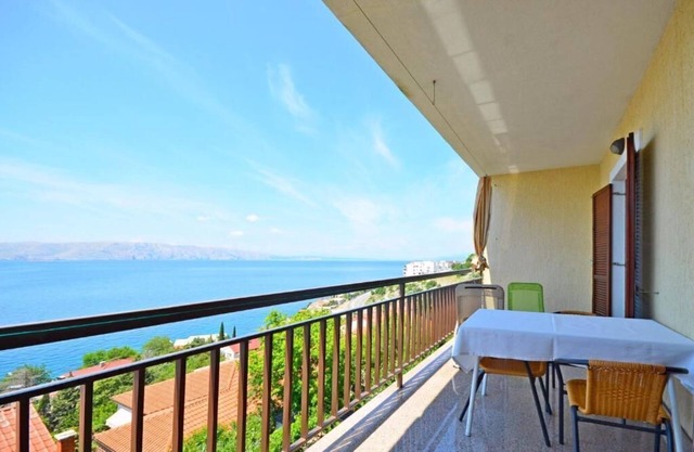 Apartments Ivanka (67921-A2) - Senj