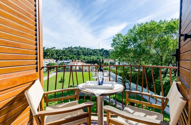 Apartments Mali Paradiso - Comfort Studio Apartment with Balcony and Pool View