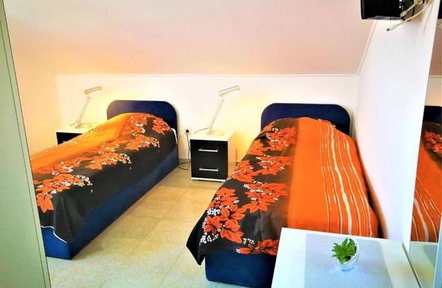 Apartments Milic - Twin Room 1 - 2