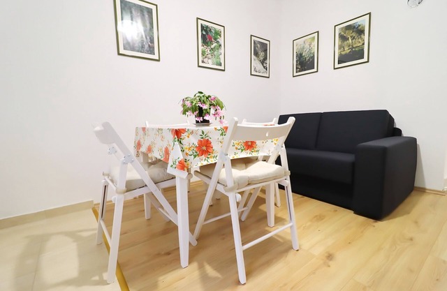 Apartments Nodilo - Standard One Bedroom Apartment with Balcony and Sea View (Apt 2)