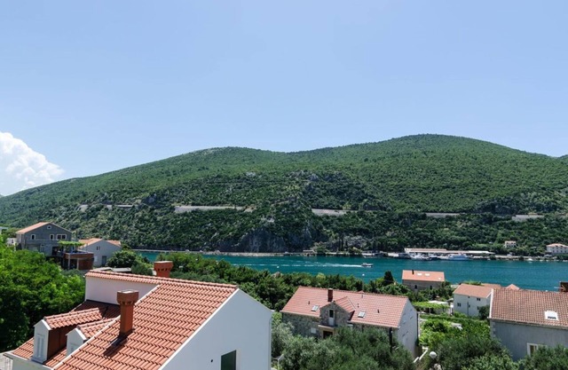 Apartments Peco - Apartment with 1 bedroom, terrace and partial sea view