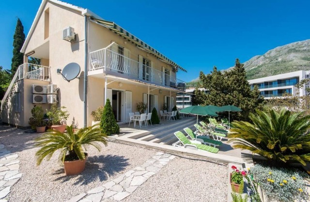 Apartments & Rooms Jokovic-Standard Studio Apartment with Terrace and Partial Sea View