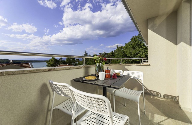 Apartments Sucic 2 (49854-A4) - Soline - island Krk