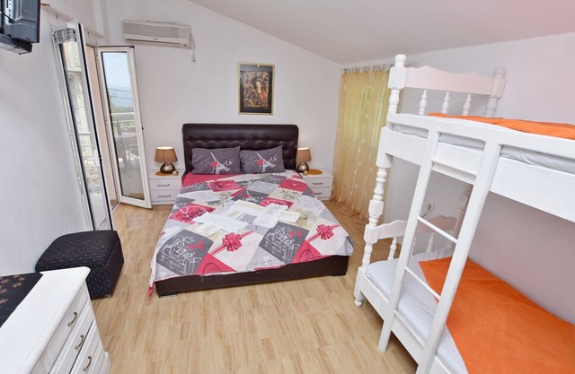 Apartments Siljak (64031-A3) - Petrovac