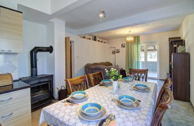 Apartments Velebit house (98911-A1) - Biljevine