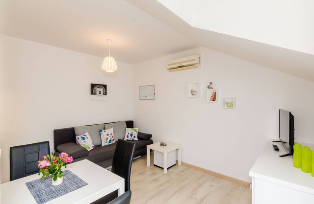 Apartments Villa Key - Standard One Bedroom Apartment with Balcony