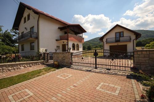 Apartments with a parking space Licko Lesce, Velebit - 20985