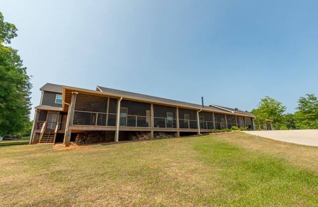 Apollo's Villa - Peaceful Country Retreat - 12 Bedrooms - 10.5 Baths - Lake View