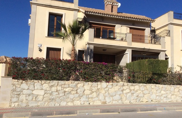 App, 2 bedrooms, 2 bathrooms. kitchen, 2 terraces, avg. Swimming pool + Parking