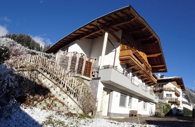 "App 6 persons" in the Apartment House Alpenjuwel near Ski Resorts