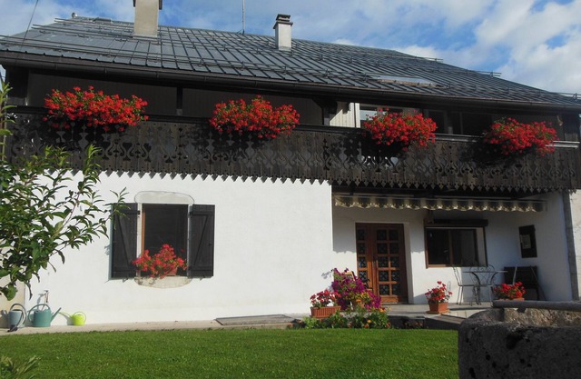 Appart 4 to 6 pers - old farm 10 mn from the ski slopes and the village