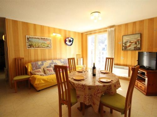 Appart. central 6/7 pers. à Bagnères-de-Luchon avec parking et animaux admis - FR-1-313-171