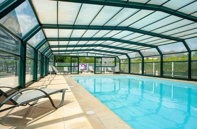 Appart Cosy à Dinan | Piscine Extérieure Chauffée