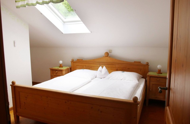 Appartement 6 mit Separatem Schlafzimmer im Obergeschoss