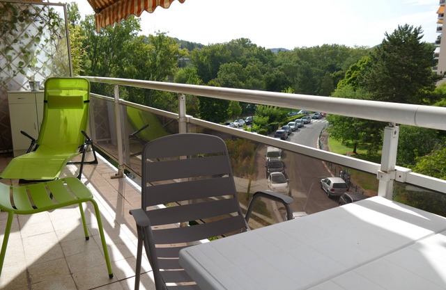 Appartement 80 M2 3ieme Étage Dans Grande Résidence Arborée. Parc de la Torse