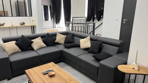 Appartement avec un souplex en pierre