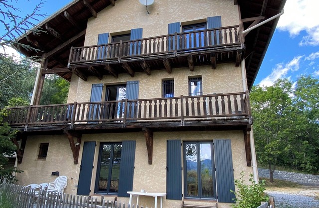 Appartement bas de Chalet à Villars Colmars à 30 Minutes de la Foux Dallos