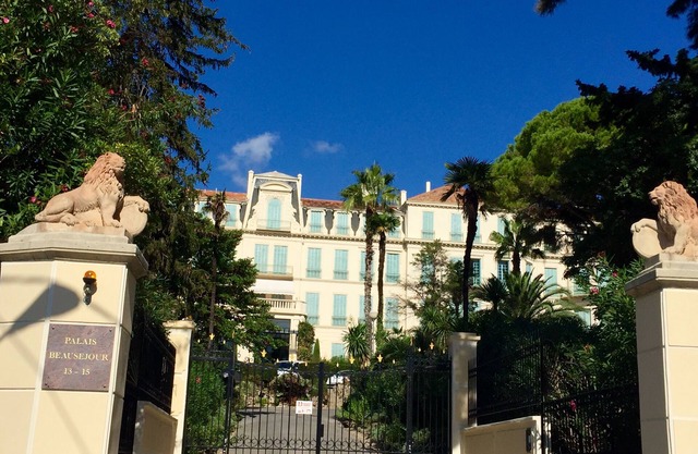 Appartement Beausejour. Luxurious apartment in historic city palace with