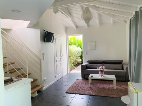 Appartement confortable au Moule, 60 m², vue piscine